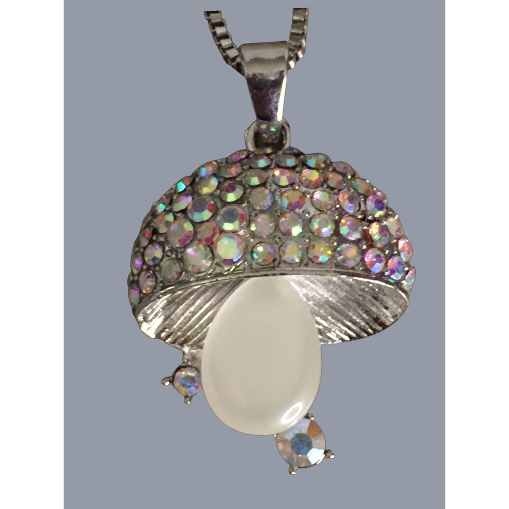 Betsey Johnson Rhinestone Mushroom Necklace  Silver Tone Pendant NWT - Picture 4 of 4